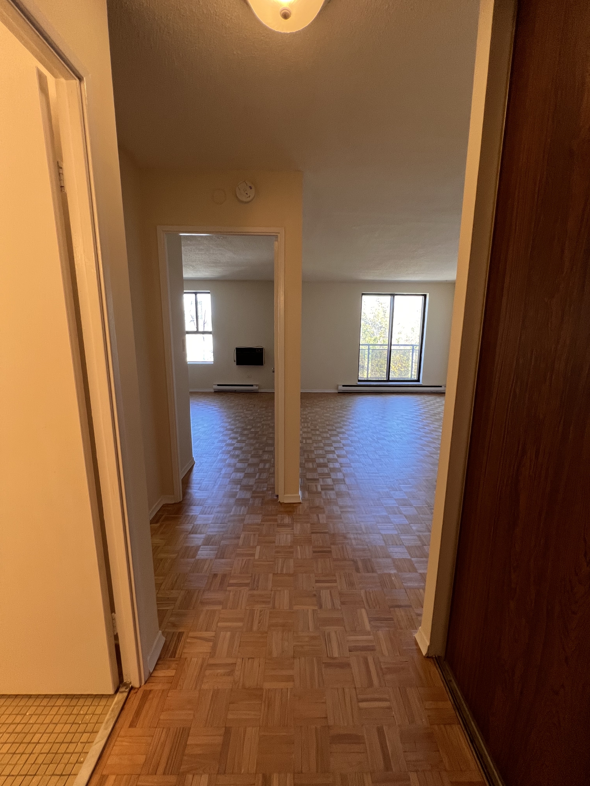 800 Riddell Avenue North, 303